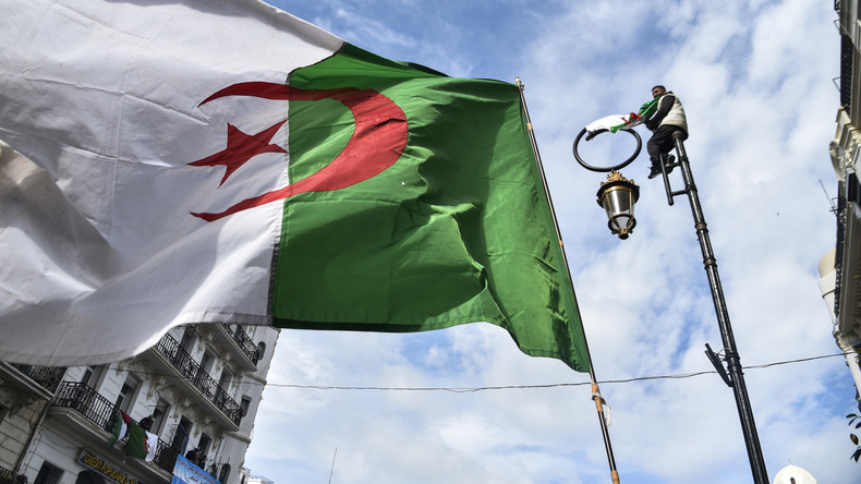Le président algérien Abdelaziz Bouteflika démissionne