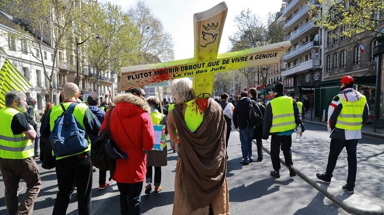 Paroles de Gilets jaunes lors de l'acte 21 : «Plus t'en gagnes et moins t'en payes !» (ENTRETIENS)