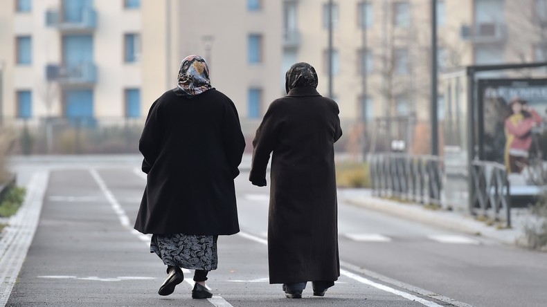 «Touche pas à mon hijab» : des femmes participent à une course à Grenoble pour défendre le voile