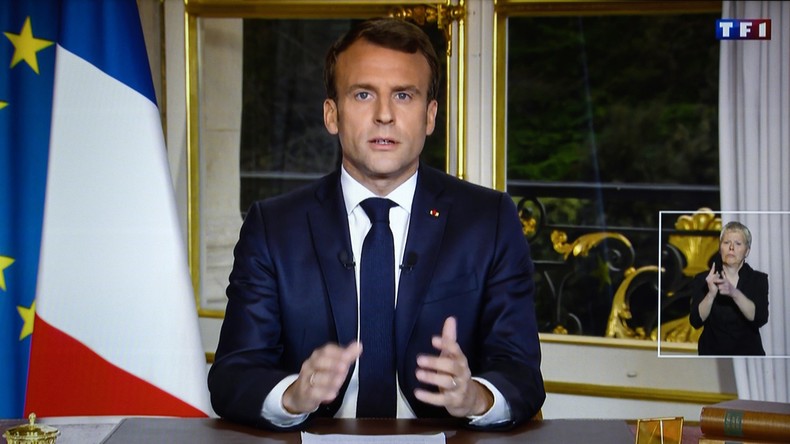 Emmanuel Macron promet de rebâtir la cathédrale Notre-Dame de Paris d'ici cinq ans