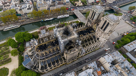 La cathédrale Notre-Dame de Paris vue du ciel après l'incendie