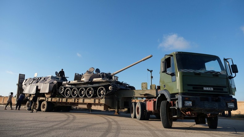 Libye : les forces pro-Haftar disent avoir abattu un avion de l'armée loyale au GNA (IMAGES)