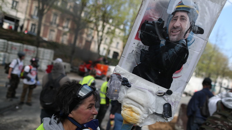 Gilets jaunes : 1 500 euros d'amende pour avoir crié «Castaner assassin» au ministre