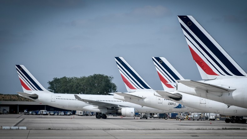 Une ONG fait fuiter une étude de la Commission européenne relative à une taxe sur le kérosène