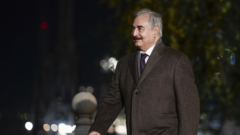 Emmanuel Macron reçoit le maréchal Haftar et constate l'impasse pour une cessation des hostilités
