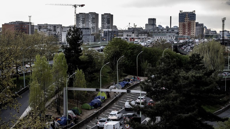 Suivi des toxicomanes, hébergement : Paris veut maîtriser la situation dans la «colline du crack»
