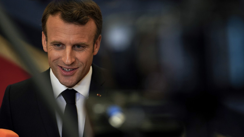 Macron renonce à réunir le Congrès en juin