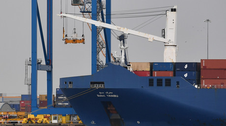 Le cargo saoudien Bahri Yanbu dans le port de Tilbury au Royaume-Uni le 7 mai avant son passage par le port du Havre.