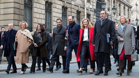 Le Premier ministre Edouard Philippe et ses collègues du gouvernement quitte le palais de l'Elysée après une réunion avec le président Emmanuel Macron, le 4 janvier 2019 (image d'illustration). 