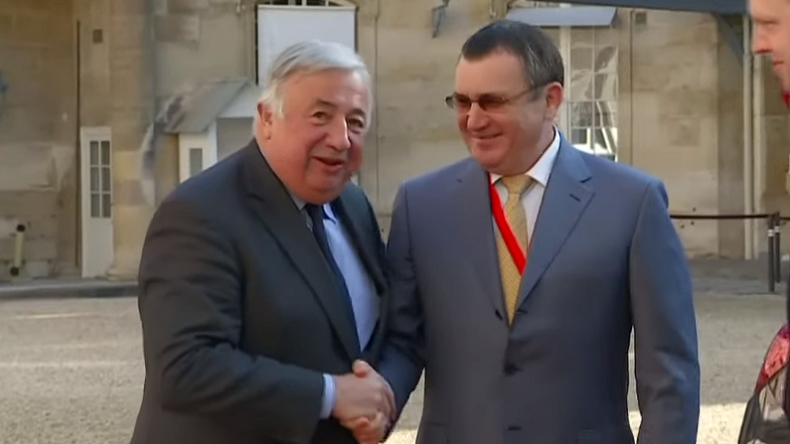 «C’est en se parlant qu’on peut converger» : Larcher prône le dialogue entre Paris et Moscou