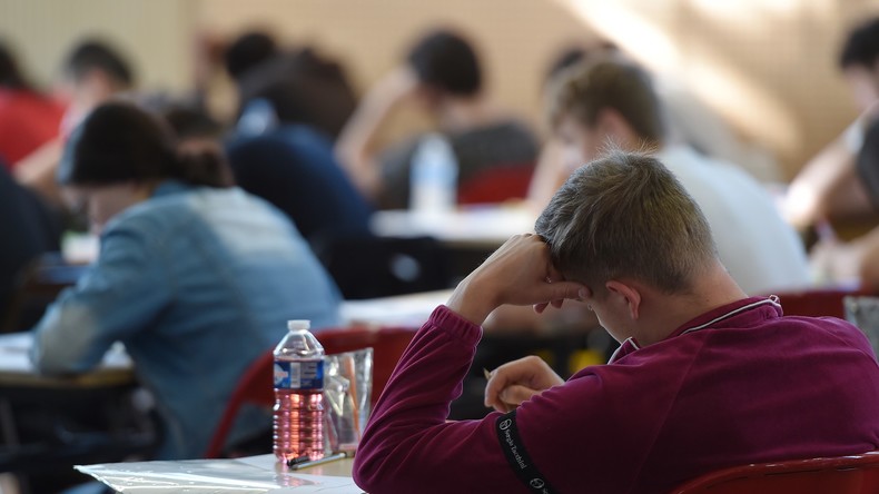 La France, reine du chahut en classe selon l'OCDE : à qui la faute ?