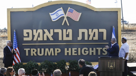 Panneau de la colonie portant le nom de Donald Trump dans le plateau du Golan.