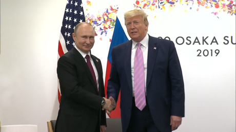 Donald Trump demande à Vladimir Poutine de ne pas se mêler de l'élection américaine