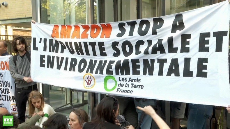 Blocage de sites d'Amazon par des ONG écologistes et des Gilets jaunes (IMAGES)