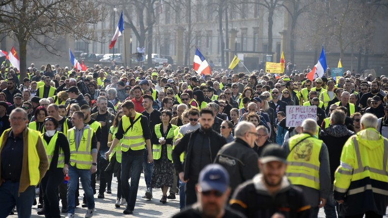 Gilets jaunes : Macron ne croit «pas du tout» que ce qui a généré la «colère» soit résolu