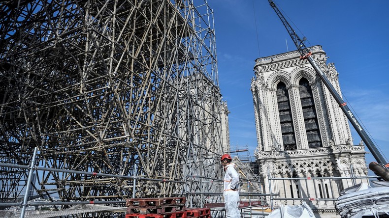 Incendie de Notre-Dame : une association porte plainte pour des risques liés à la pollution au plomb