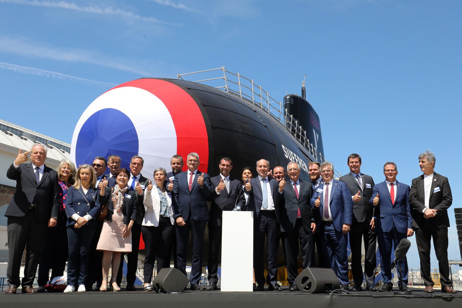 La France inaugure son nouveau sous-marin nucléaire d'attaque à Cherbourg (IMAGES)