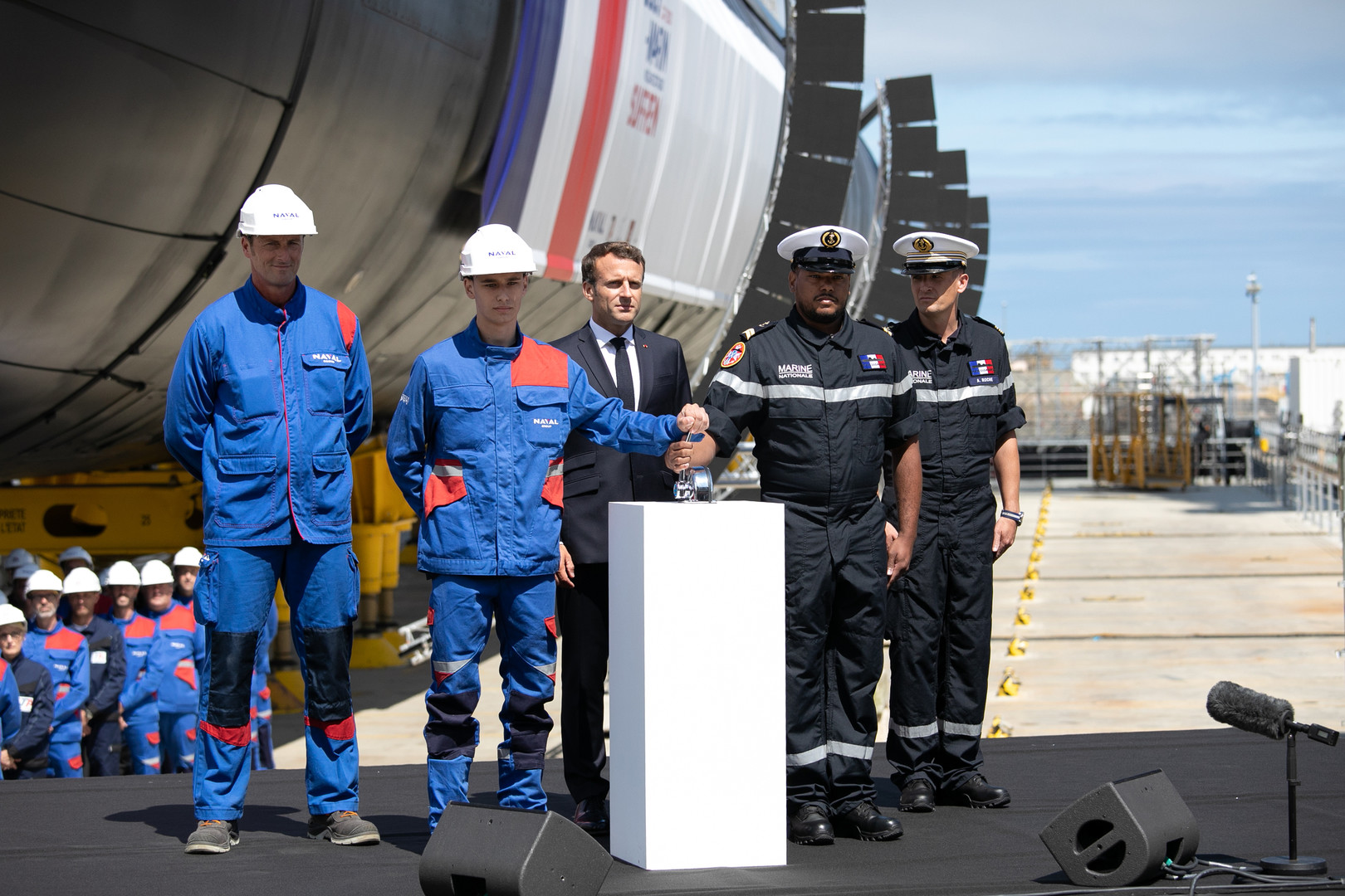 La France inaugure son nouveau sous-marin nucléaire d'attaque à Cherbourg (IMAGES)