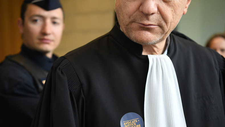 «Supprimer les avocats militants» : un syndicat policier revient sur le tollé suscité par son tweet