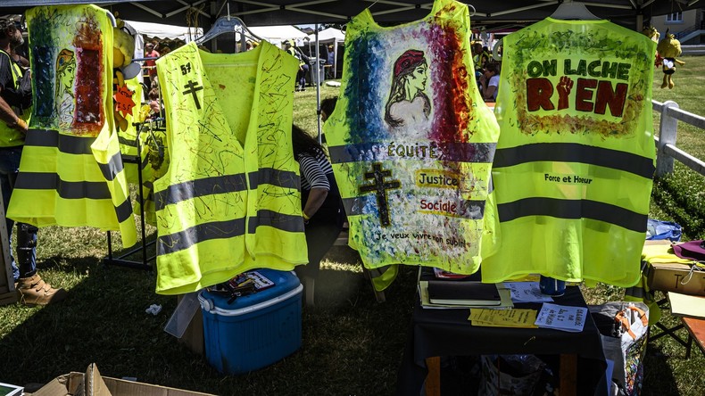 Acte 39 : des centaines de Gilets jaunes battent le pavé en plein mois d'août (VIDEO)