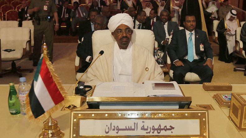 Soudan : inculpé, l’ancien président soudanais Omar el-Bechir encourt jusqu’à 10 ans de prison