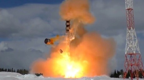Les autorités russes n'ont pas dévoilé le type de missile ayant explosé dans la région de Arkhangelsk. Ci-dessus : le test d'un missile balistique Sarmat en Russie (image d'illustration).