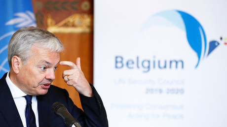 Le ministre belge des Affaires étrangères et de la Défense, Didier Reynders, tient une conférence de presse au Palais d'Egmont à Bruxelles, en Belgique, le 14 janvier 2019.