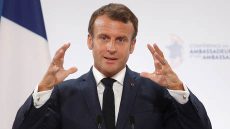 Emmanuel Macron devant les ambassadeurs le 27 août 2019.