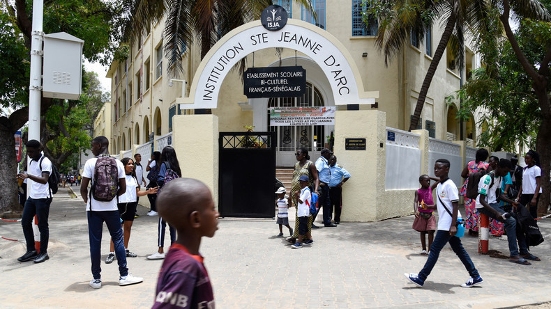 Sénégal : une école catholique modifie son règlement et interdit le port du voile islamique
