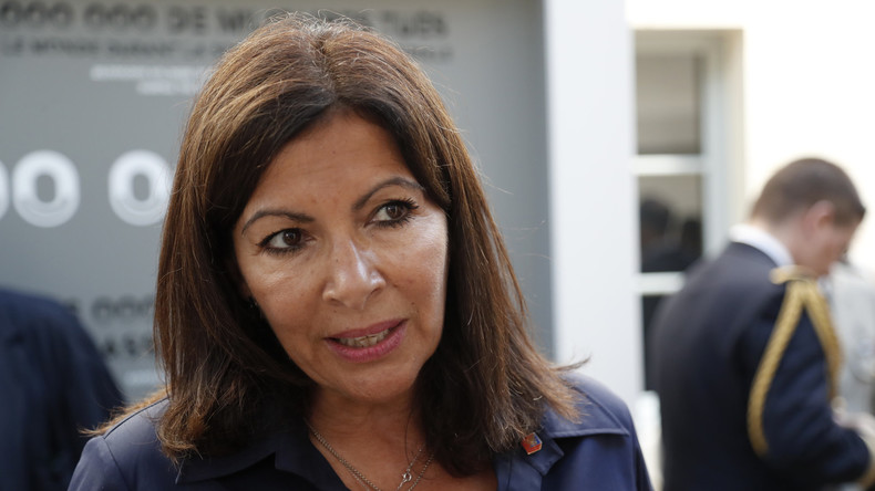 La saleté à Paris, «un problème d'éducation» : Hidalgo appelle les citadins à se prendre «en charge»