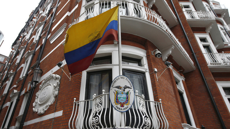 Micros cachés, retransmissions en direct : une société espagnole aurait espionné Assange pour la CIA