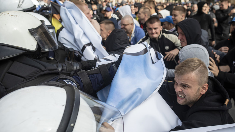 Pologne : heurts entre nationalistes et forces de l'ordre en marge d'une Gay pride (VIDEO)