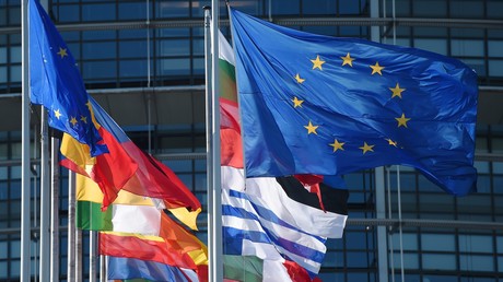 Drapeaux de l'Union européenne et des Etats devant le bâtiment du Parlement européen photographiés le 2 juillet 2019 à Strasbourg (illustration).