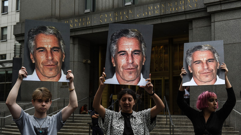 Un médecin légiste relance la piste de l'assassinat du pédophile présumé Jeffrey Epstein