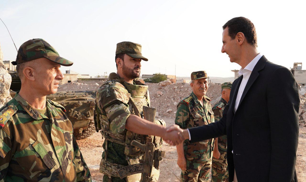 Sur la ligne de front d’Idleb, Bachar el-Assad promet de ramener l’unité territoriale en Syrie
