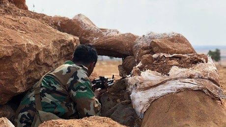 L'armée syrienne sur la ligne de défense au nord-ouest de la région de Manbij en Syrie le 19 octobre 2019.