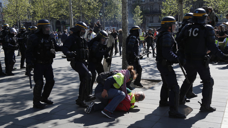 Gilets jaunes : deux policiers jugés pour violences volontaires, 72 affaires en cours