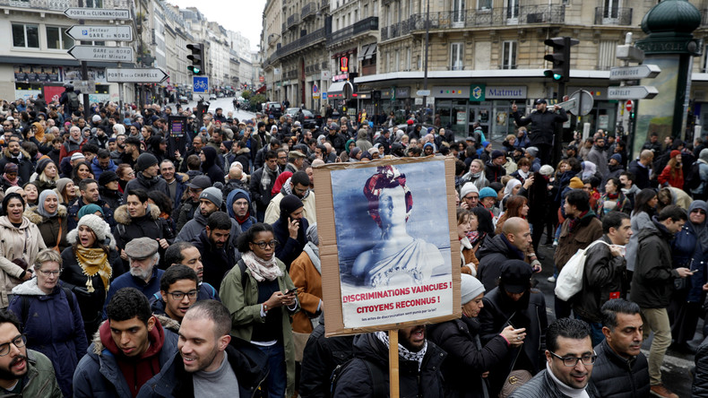 Muhammad scande «Allahu akbar» à la marche contre l'islamophobie pour «dédramatiser l'expression»