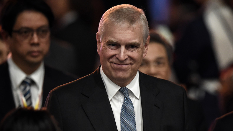 Pizza et soirée avec les enfants : le prince Andrew donne son alibi dans l'affaire Epstein