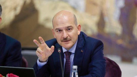 Le ministre turc de l'Intérieur, Suleyman Soylu, s'exprimant lors d'une conférence de presse à Istanbul, le 21 août 2019.  (image d'illustration)