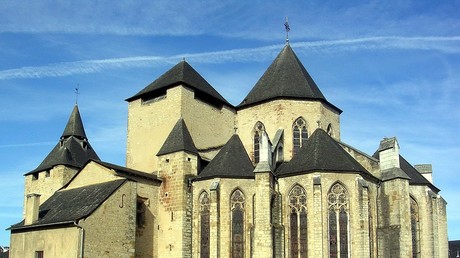 La cathédrale Sainte-Marie d'Oloron, dans le département français des Pyrénées-Atlantiques, photograhiée en octobre 2009.