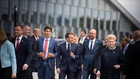 Emmanuel Macron et plusieurs chefs d'état lors d'un sommet de l'OTAN en juillet 2018.