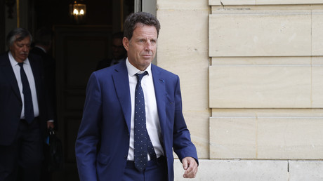 Le President du Medef Geoffroy Roux de Bezieux quitte l'Hôtel Matignon, après une rencontre avec le Premier ministre, le 5 septembre 2019.
