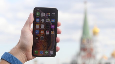 iPhone XS Max sur un fond du Kremlin à Moscou