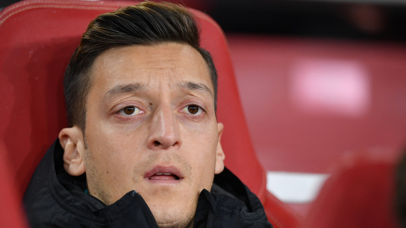 Tweet sur les Ouïghours : la Chine conseille à Mesut Ozil de visiter le Xinjiang