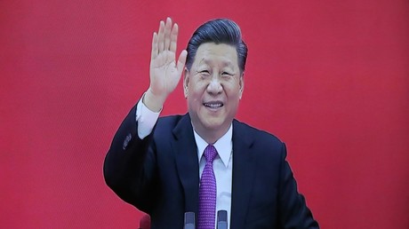 Le 2 décembre 2019, le président de la République populaire de Chine, Xi Jinping, salue son homologue russe Vladimir Poutine, lors de l’inauguration par visio-conférence en duplex du gazoduc Force de Sibérie.