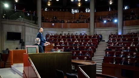 Le Premier ministre français Edouard Philippe présente le projet de réforme des retraites devant le CESE (Conseil économique, social et environnemental) le 11 décembre 2019 à Paris.