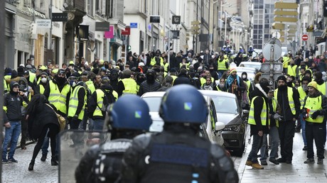 Des gendarmes en pleine opération de maintien de l'ordre lors d'une manifestation de Gilets jaunes à Nancy (photo d'illustration)