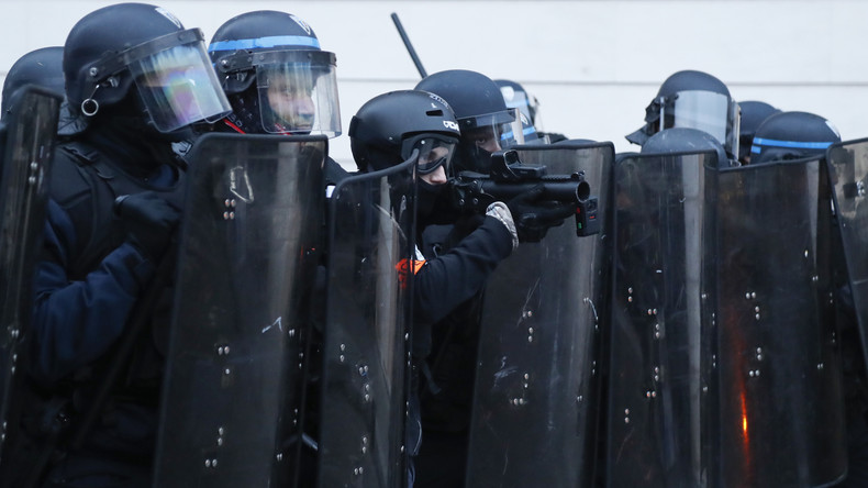Enquête judiciaire pour «violences volontaires» après un tir présumé de LBD le 9 janvier