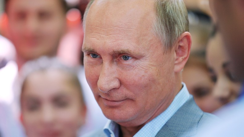 Poutine veut «fermer l'ignoble bouche qu'ouvrent certains» sur la Seconde Guerre mondiale